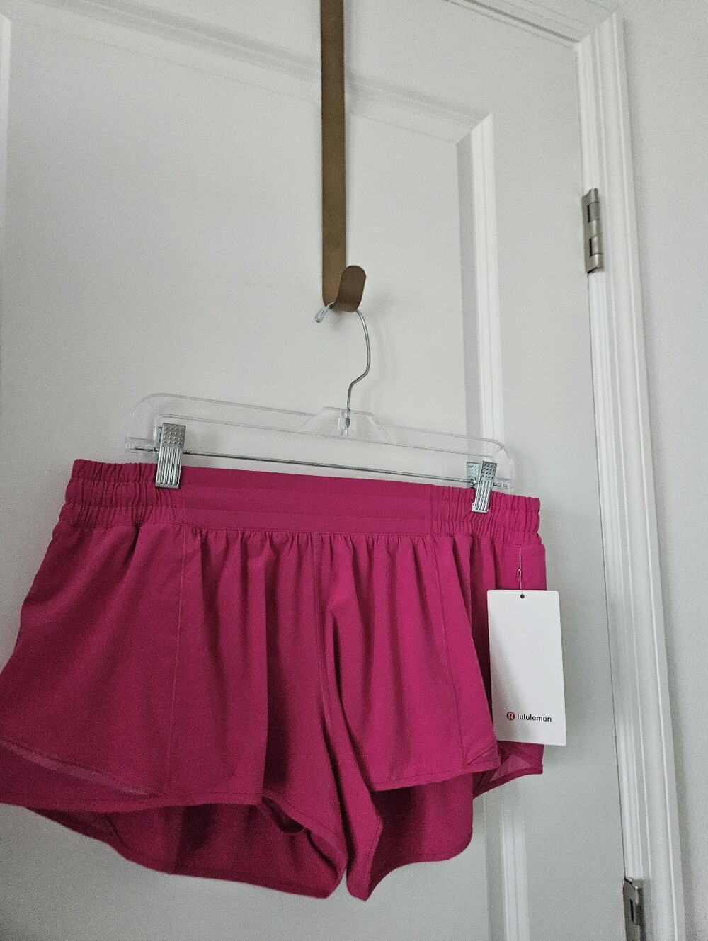 Nwt Lululemon Size 12 Hotty Hot Low-Rise Lined Short 2.5" Pink Flare